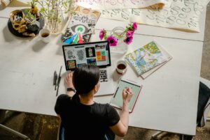 11 Common Decision-Making Challenges at Work (And How to Overcome)